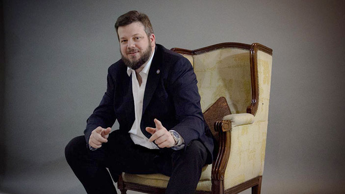 Johannes Kaiser, candidato presidencial de la extrema derecha chilena, afirma que apoyaría un nuevo golpe de Estado