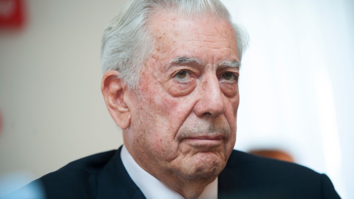 La Feria del Libro en Lima explora la carrera del difunto escritor Mario Vargas Llosa