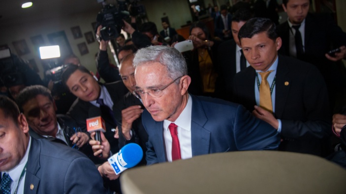 La Justicia condena al expresidente colombiano Álvaro Uribe 