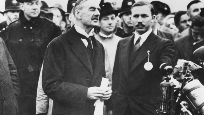 ¿Recuerdan las negociaciones de Trump con Putin al pacto de Chamberlain con Hitler?
