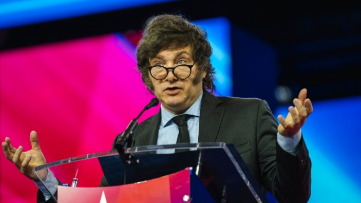 Milei compara a la oposición política con la dictadura militar