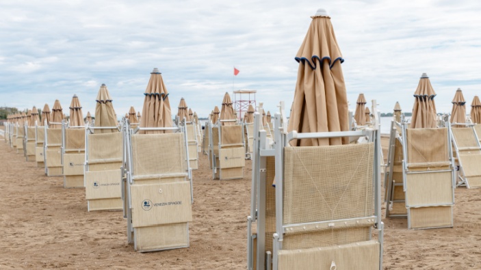 En Italie, les estivants délaissent les plages privées 