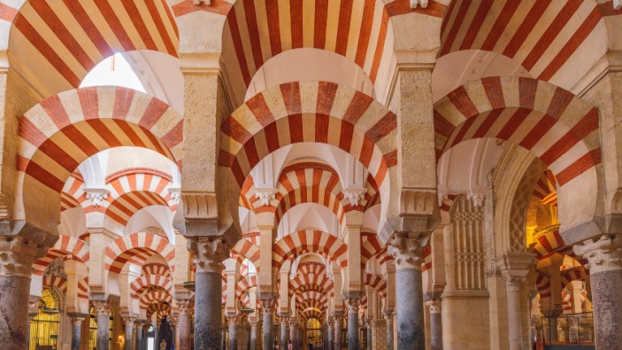 España revive el trauma de Notre Dame con el incendio de la Mezquita de Córdoba 