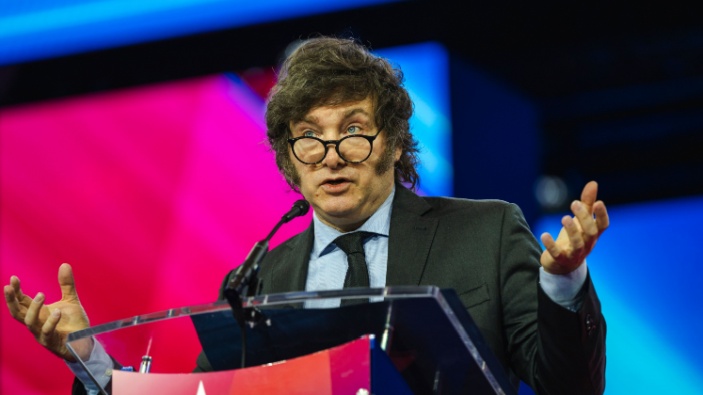 Altos funcionarios del gobierno de Javier Milei fueron acusados de cobrar coimas