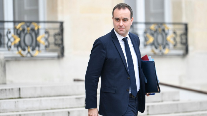 Sébastien Lecornu met fin aux « avantages à vie » des anciens membres du gouvernement 