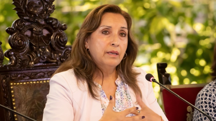 El Congreso peruano destituye a la presidenta Dina Boluarte