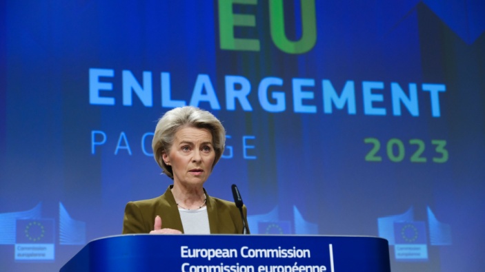 Mehrheit der EU-Bevölkerung für Erweiterung der EU