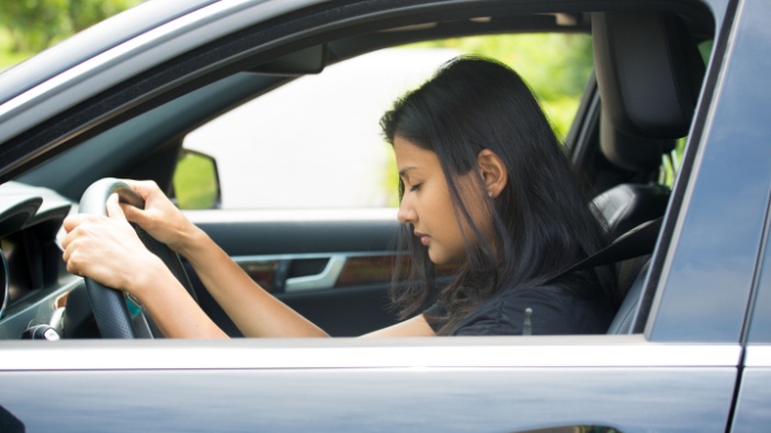 Zusammenhang zwischen schlafmangelbedingten Aufmerksamkeitslücken und Gehirnflüssigkeit