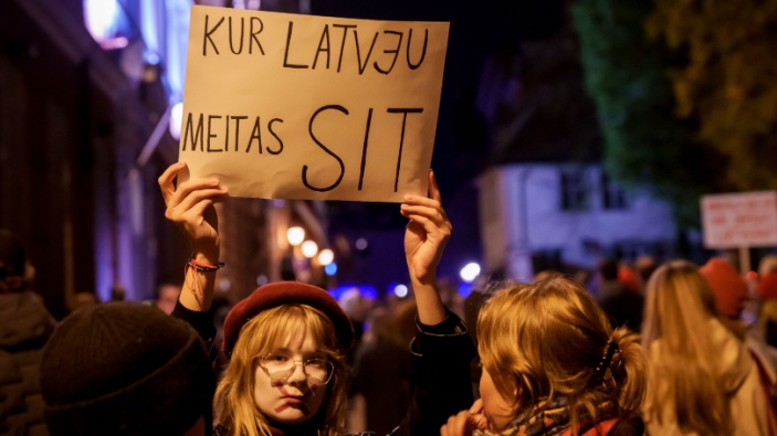 El Saeima, el Parlamento de Letonia, pospone la retirada del Convenio de Estambul