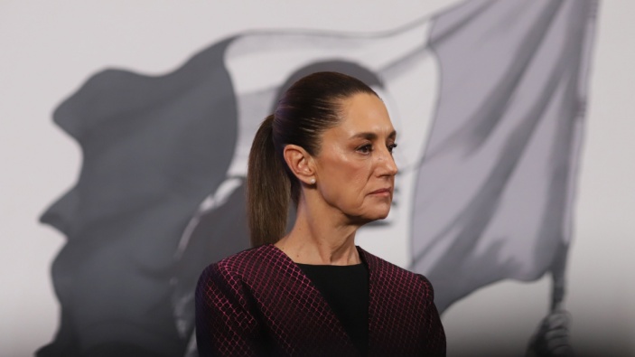 México y Perú rompen lazos diplomáticos