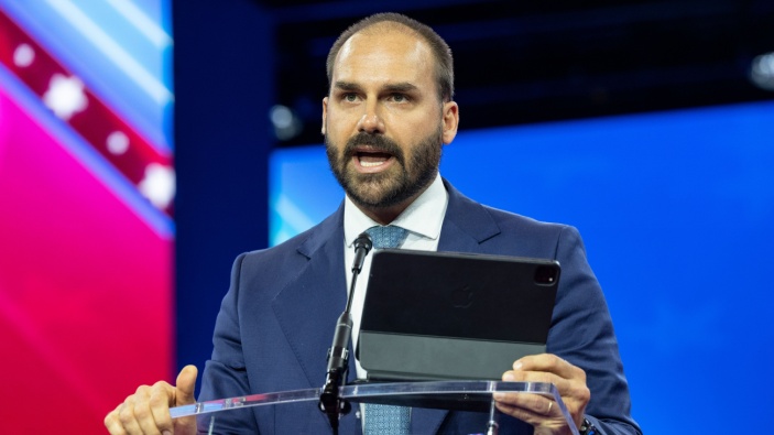 El hijo de Bolsonaro irá a juicio en Brasil