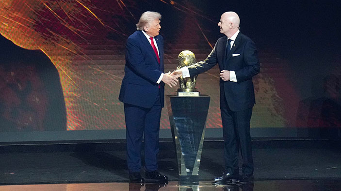 Donald Trump recibe el Premio de la Paz de la FIFA