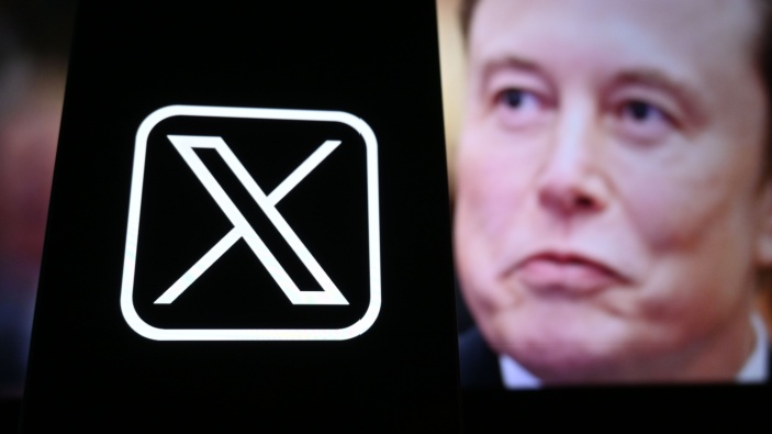 L’Unione europea ha multato la piattaforma X di Elon Musk 