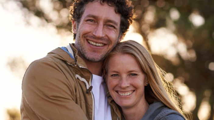 Uno studio rileva che gli esseri umani sono significativamente più monogami degli altri primati