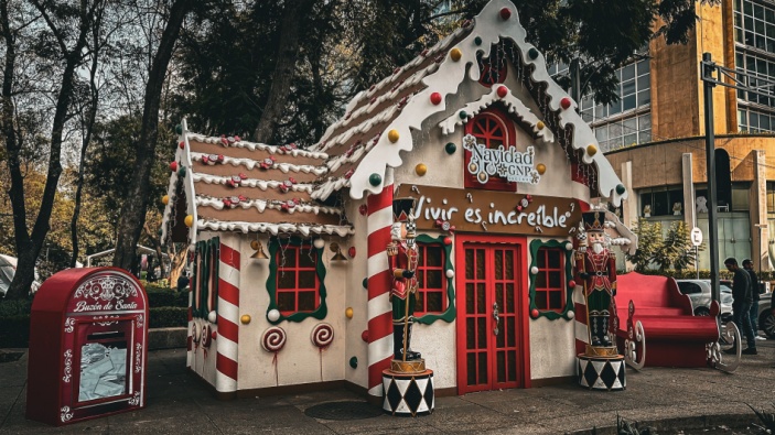 El correo de México recibe cartas para Santa Claus