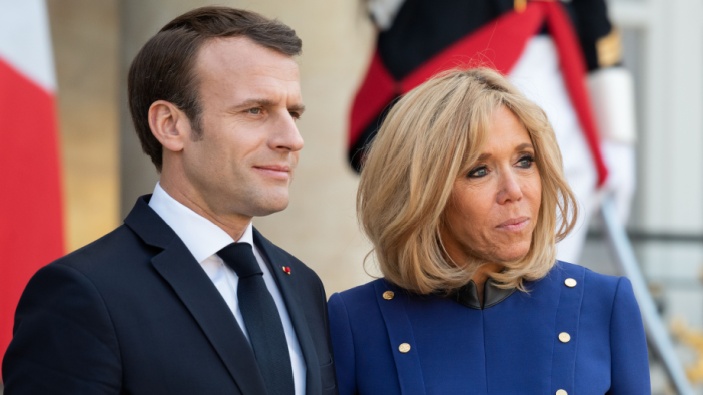 Diez condenados en Francia por acosar en internet a Brigitte Macron