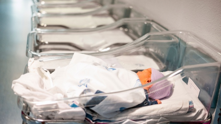 D’après des modèles mathématiques, la population mondiale pourrait diminuer plus tôt que prévu