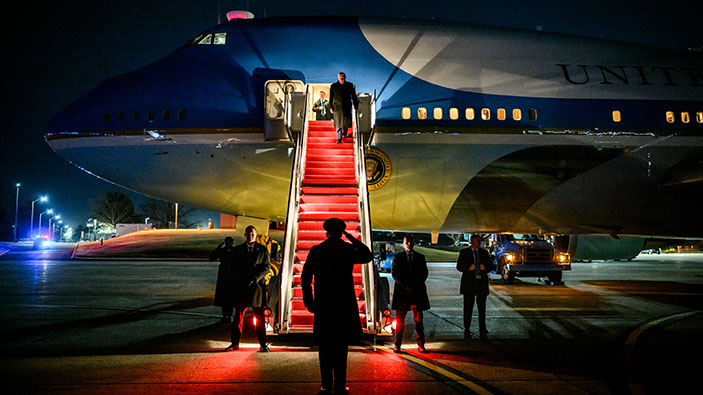  À Davos, Trump humilie, Macron encaisse 