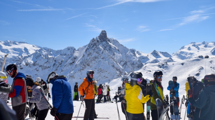 À Méribel, des patrouilles pour éviter le « Far West » sur les pistes 