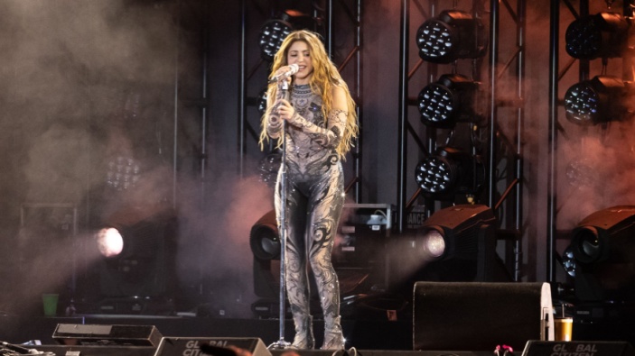 Shakira congrega a 400.000 seguidores en el Zócalo de Ciudad de México
