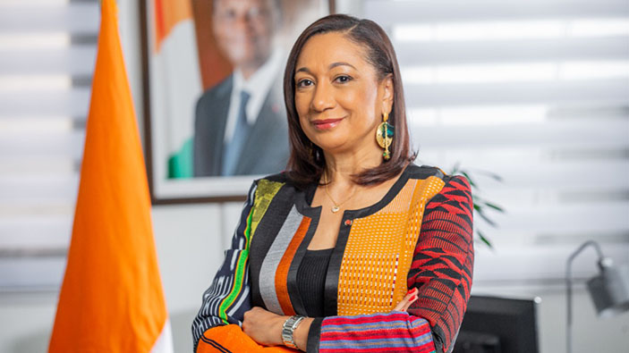 La France restitue une œuvre spoliée à l’époque coloniale à la Côte d’Ivoire