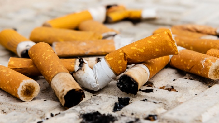 Un estudio científico comprueba los riesgos de las colillas de cigarrillos