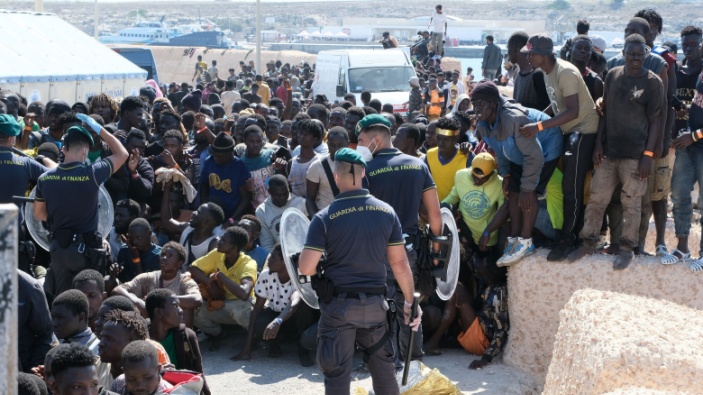 Europe : le grand virage sécuritaire sur les migrants 