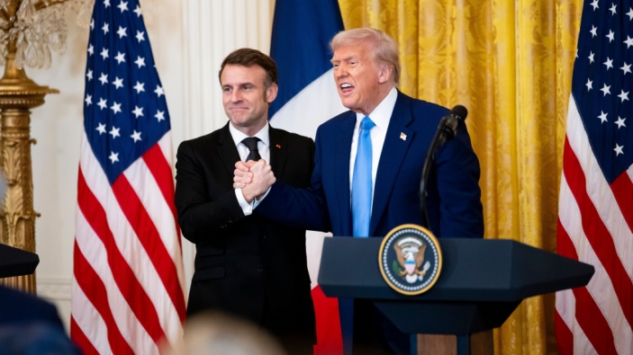 Macron face à Trump : la riposte glaciale après l’humiliation