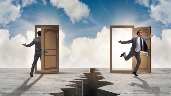 Un alto funzionario del governo degli Stati Uniti si teletrasporta in un ristorante che serve waffle