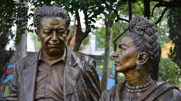 Clamor en México contra el envío de una colección de arte a España