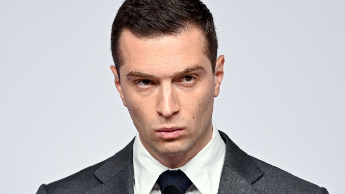 Jordan Bardella s’affiche avec une jeune aristocrate italienne : amour sincère, ou coup de marketing politique ? 