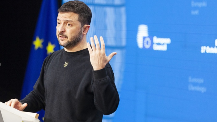 La UE acuerda desbloquear 90.000 millones de euros en ayuda para Ucrania 