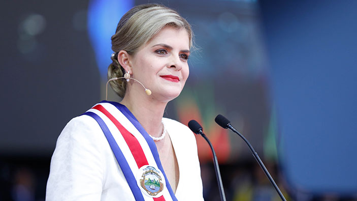 La centroderechista Laura Fernández asume la presidencia en Costa Rica