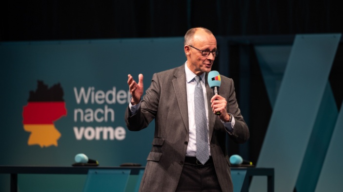 Très impopulaire, le chancelier allemand Friedrich Merz sur la sellette 