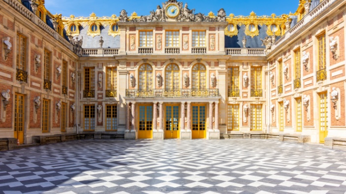 À Versailles, la folle résurrection de la chambre de Louis XVI 