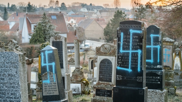 Il governo segnala un forte aumento degli episodi di intolleranza religiosa in Francia
