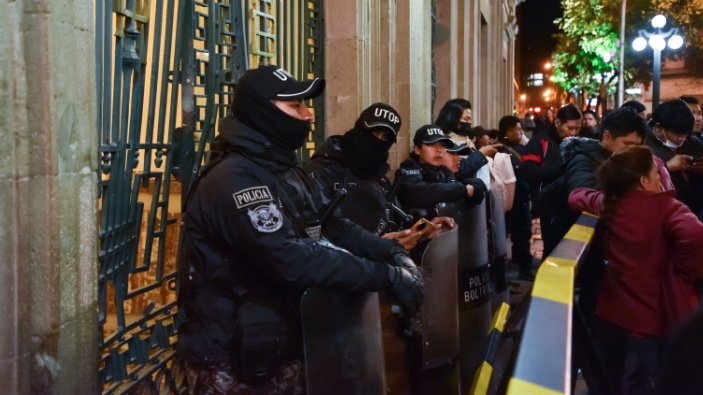 Bolivia declara el estado de excepción tras semanas de protestas