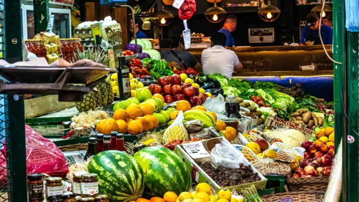 La cara y la cruz de las nuevas aplicaciones que buscan paliar el despilfarro de comida en Argentina
