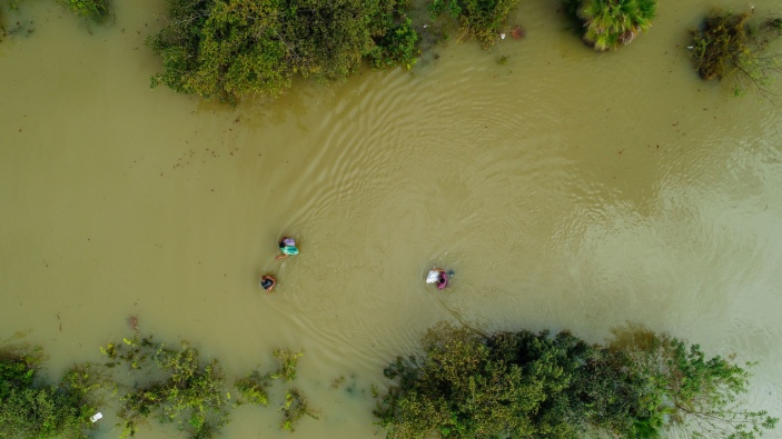 Una fuerte onda tropical está azotando Costa Rica