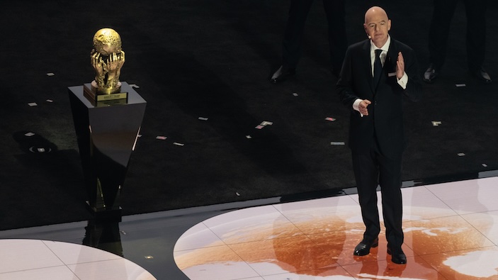 La rivolta contro Gianni Infantino