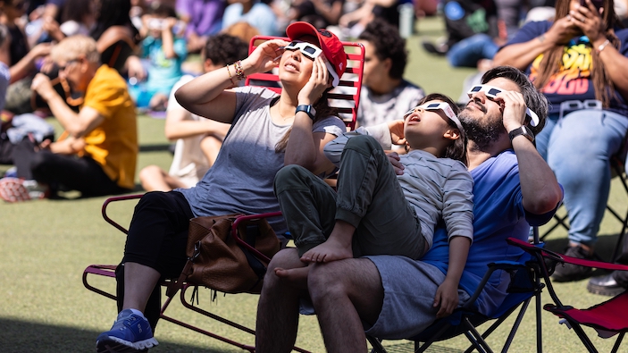 Millones de españoles sucumben al hechizo de un eclipse total de Sol