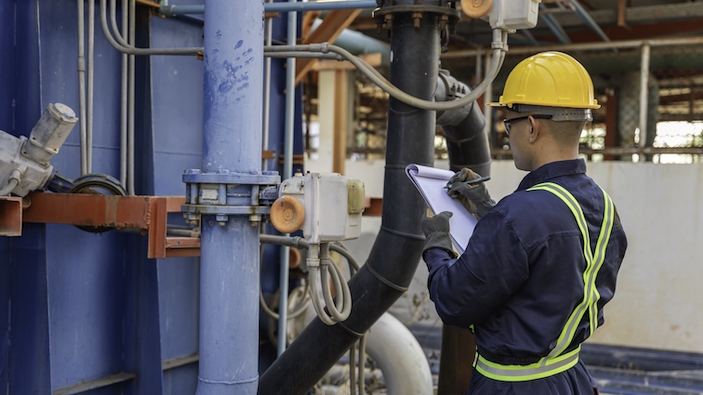 Las principales empresas petroleras obtienen récords de ganancias en medio de la guerra y la crisis climática 