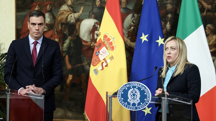 España impone controles a los viajeros procedentes de Italia en respuesta a Meloni 