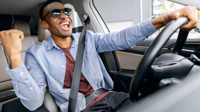 Negli Stati Uniti, gli incidenti stradali mortali aumentano del 15% in concomitanza con l'uscita di nuovi album musicali di successo 
