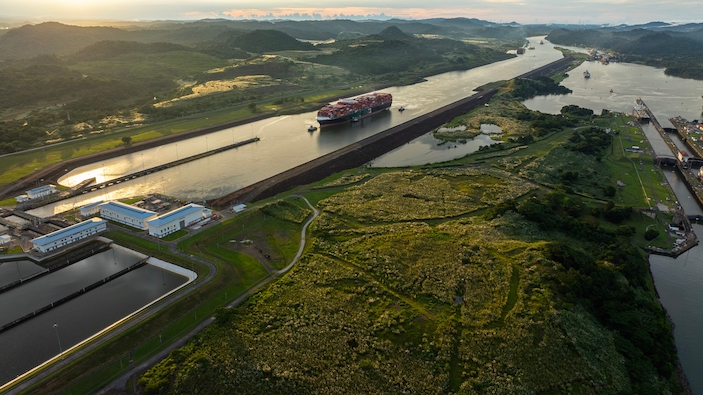 El Canal de Panamá vuelve a reducir el tránsito por falta de agua