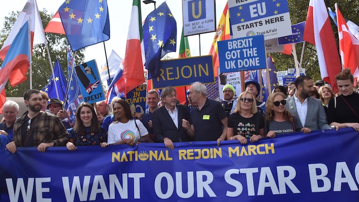 Nel Regno Unito cresce il movimento a favore del rientro nell’UE