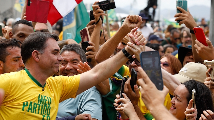 Flavio Bolsonaro gana las elecciones en Brasil, pero habrá segunda vuelta