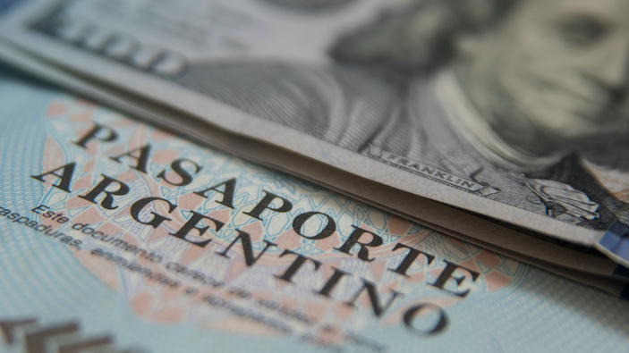 Argentina presenta plan para comprar la ciudadanía