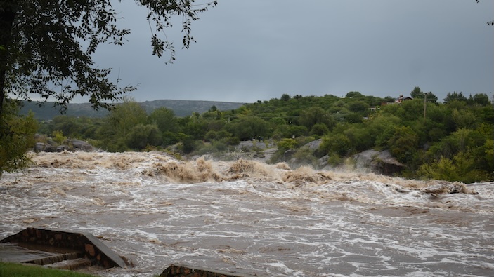 El Niño desborda los ríos del Cono Sur 