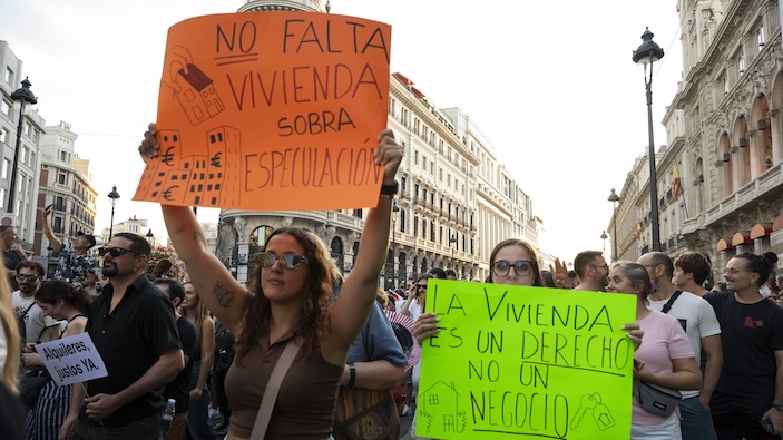 El coste de la vida y los recortes a los servicios públicos provocan multitudinarias protestas en toda Europa